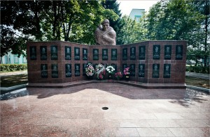 Фото ВЧ 28337. Мемориальный комплекс в память о воинах полка, погибших при исполнении боевых задач