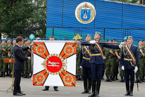 Фото ВЧ 32364. Вручение 11-й ОГДШБр Почётного знамени Президентом РФ