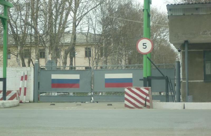 ВЧ 35390. У КПП одного из подразделений бригады