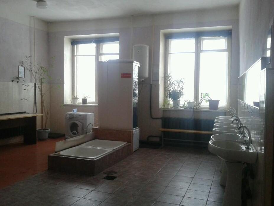ВЧ21514. В умывальной комнате